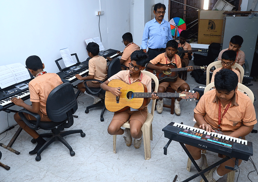 Keyboard & Guitar